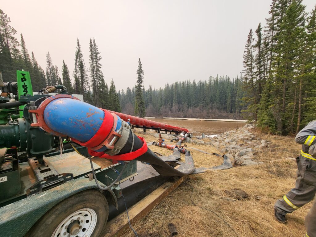 Visual demonstrations of frac water transfer, including images and video showcasing the efficient movement of water using high-capacity pumps and modern equipment. These visuals highlight safe practices and advanced techniques for seamless water management during hydraulic fracturing operations.